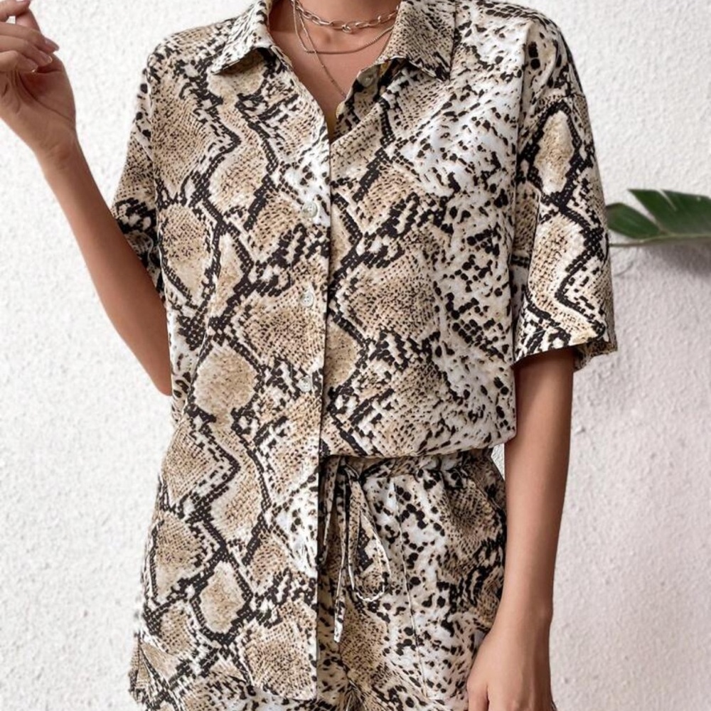 SHEIN Snake Print Shirt and Shorts Set - Beige and Black